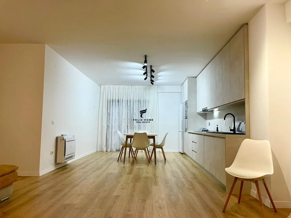 Tirane, vendesi appartamento 1+1+Balcone Piano 2, 139 m² 268.000 € (KOPSHTI BOTANIK)