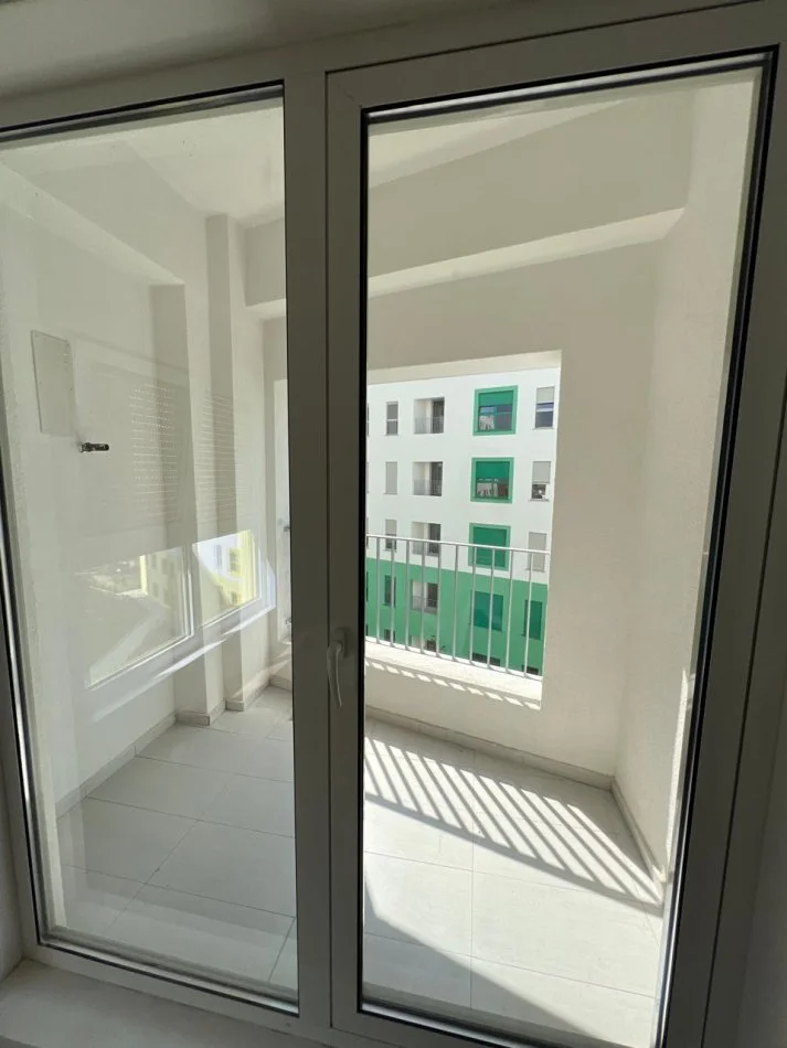 Tirane, vendesi appartamento 1+1 con balcone, Piano 5, 64 m², 109.500 € (ALI DEMI)
