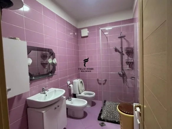 Tirane, vendesi appartamento 1+1+Balcone Piano 2, 72 m² 216.000 € (COMUNE DI PARISIT)