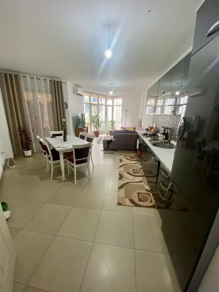 Tirana, appartamento in vendita 2+1 Piano 3, 116 m² 170.000 € (YBERISHT)