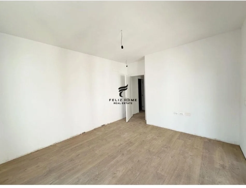 Tirane, vendesi appartamento 3+1+Balcone Piano 5, 190 m² 360.000 € (KODRA E DIELLIT)