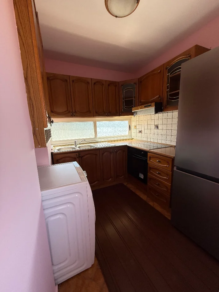 Tirane, vendesi appartamento 2+1 Piano 3, 85 m² 160.000 € (XHAMLLIK)
