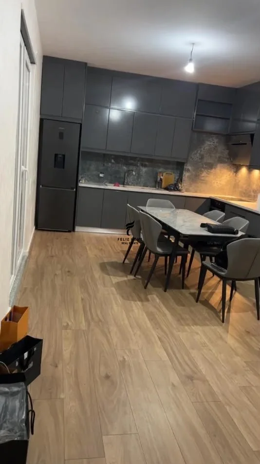 Tirane, shitet apartament 1+1 Kati 4, 77 m² 122.000 € (PASKUQAN)