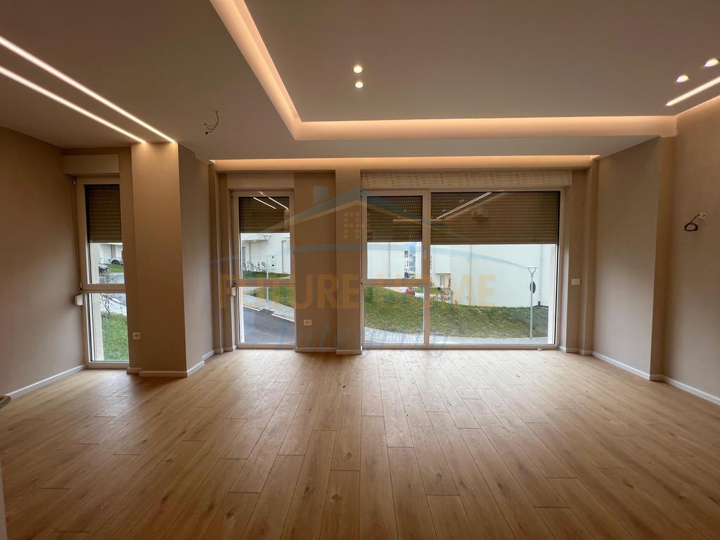 0692268458 Shitet, Vilë 3-Katëshe+2 Poste parkimi, AbA Resid