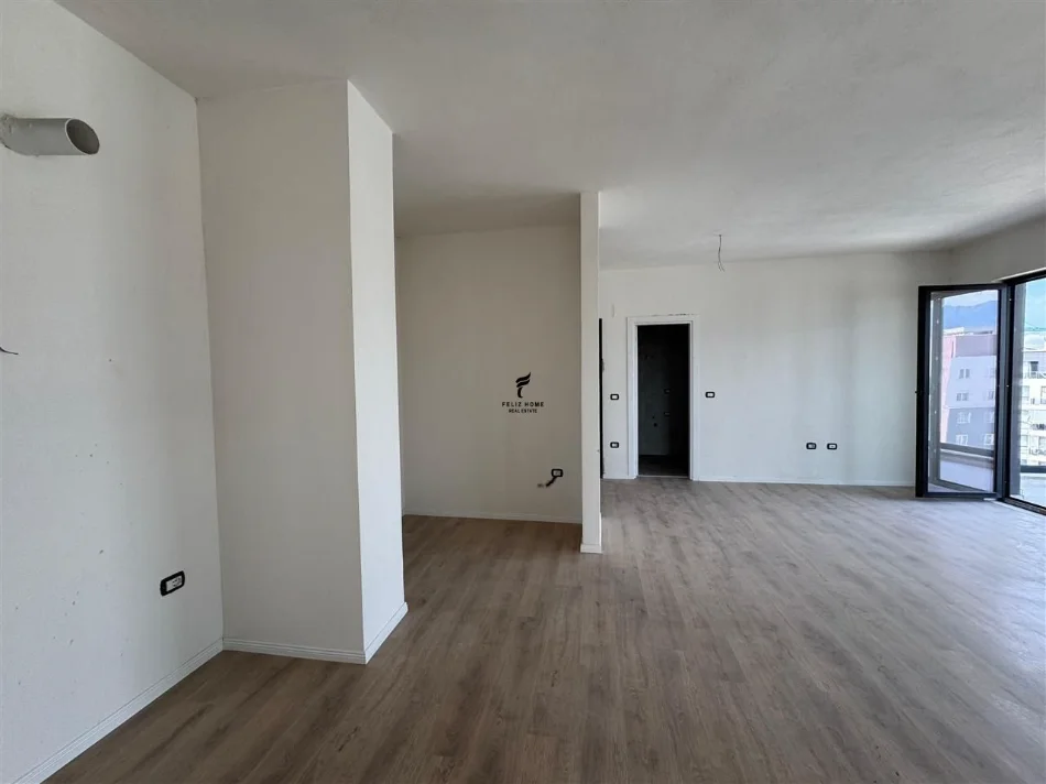 Tirane, vendesi appartamento 2+1 Piano 11, 92 m² 180.000 € (EX FUSHA E AVIACIONIT)