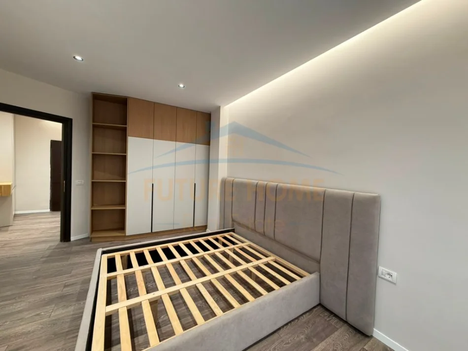 Tirane, vendoset in vendita appartamento 1+1 Piano 8, 65 m² 109.000 € (Yzberisht)