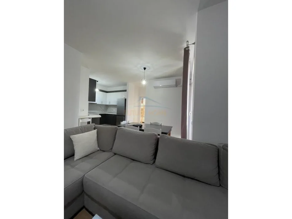 Tirane, vendesi appartamento 2+1 Piano 5, 125 m² 185.000 € (GRAND GALLERY, Yzberisht)