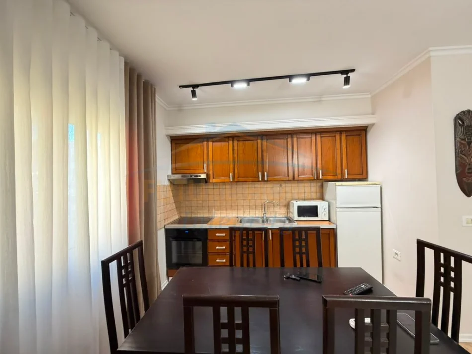 Tirana, vendesi appartamento 2+1 Piano 5, 66 m² 139.000 € (PORCELAN, vicino a TV KLAN)