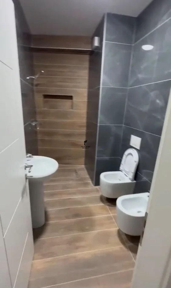 Tirane, vendesi appartamento 2+1 Piano 5, 88 m² 147.000 € (ASTIR)