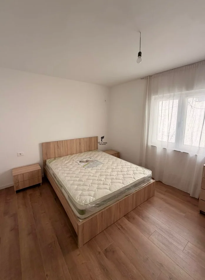 Tirane, affitto appartamento 1+1 al quinto piano, 62 m², 650 € (BLLOK)