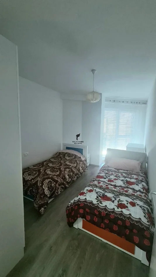 Tirana, affitto appartamento 2+1 al quinto piano, 100 m², 500 € (SIRI KODRA)