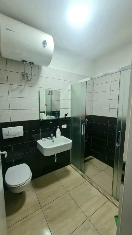 Tirana, affitto appartamento 2+1 al quinto piano, 100 m², 500 € (SIRI KODRA)
