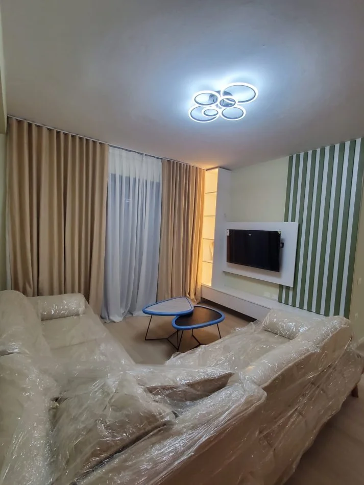 Tirane, jepet me qera apartament 2+1 Kati 1, 110 m² 1.200 € (liqeni thate)
