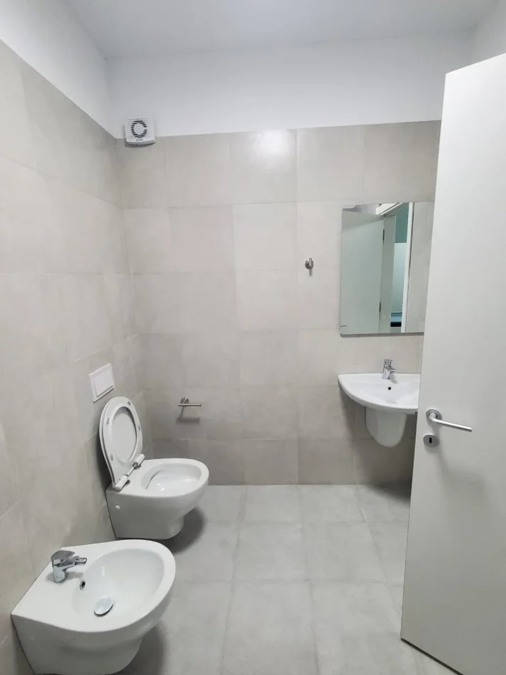 Tirane, affitto appartamento 2+1 Piano 1, 110 m² 1.200 € (canone mensile)