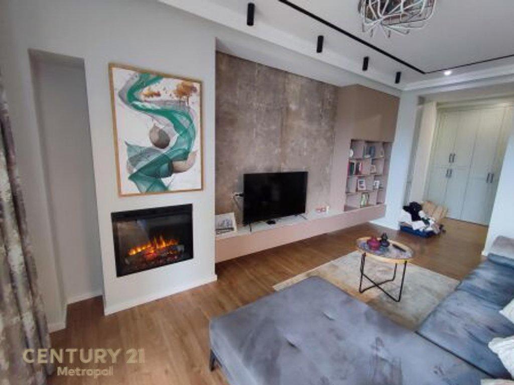APARTMENT 2+1+PARKING+YARD, DRY LAKE!