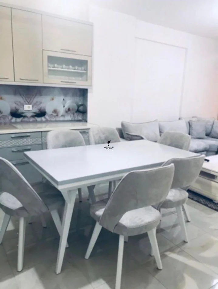 Tirane, affitto appartamento 2+1 Piano 2, 105 m² 750 € (SELVIA)