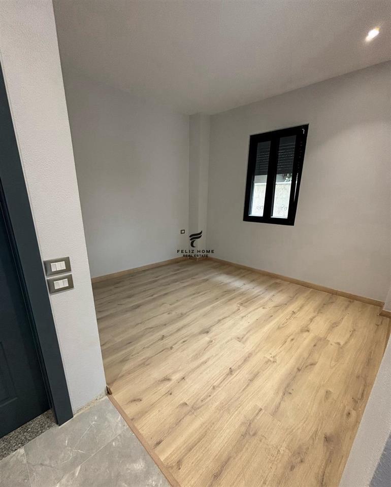 ZYRE ME QERA 80 M2 QENDER 110.000 LEKE