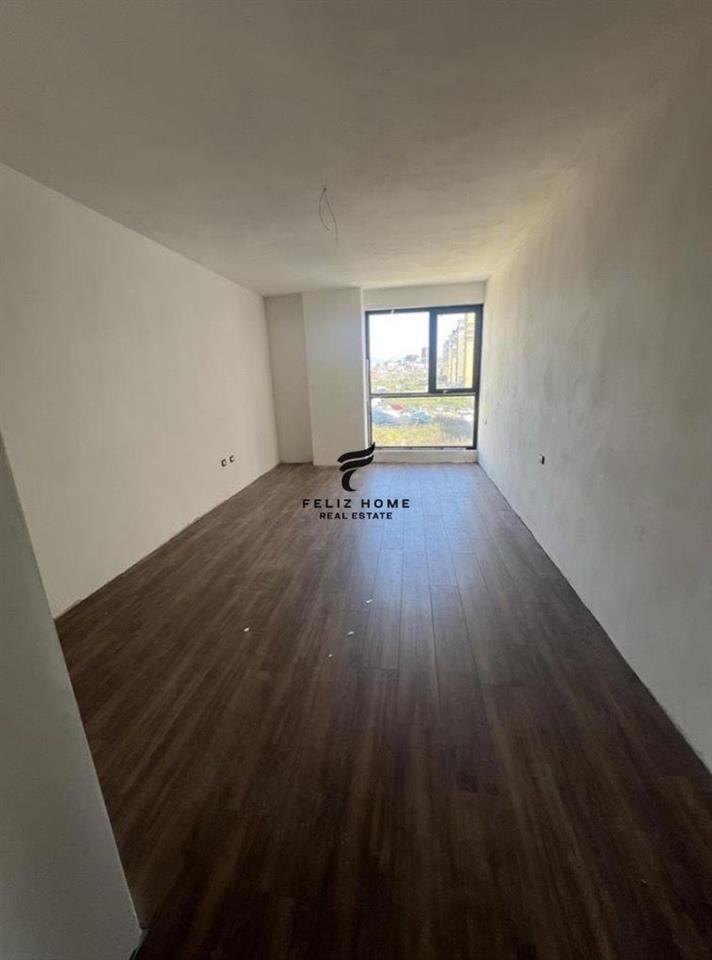 Apartment for Rent 81 m2, Aviacion Street, 600 Euro