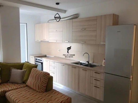Tirana, Rent a 1+1 Apartment with Balcony, 4th Floor, 63 m², €550 (21 December)