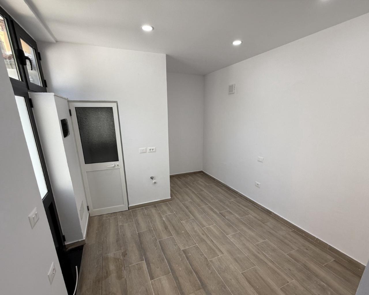 Commercial Property for Rent at Tregu Elektrik❗