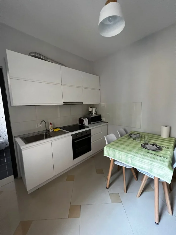 Tirana, affitto appartamento 1+1 Piano 2, 70 m² 600 € (Via Elbasanit)