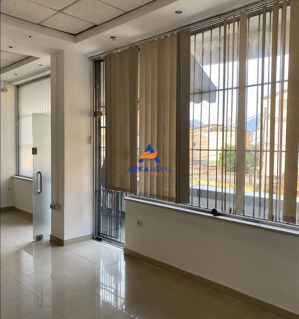 SHITET DYQAN 70M2 "TEK VILA GOLD" 187000 EURO