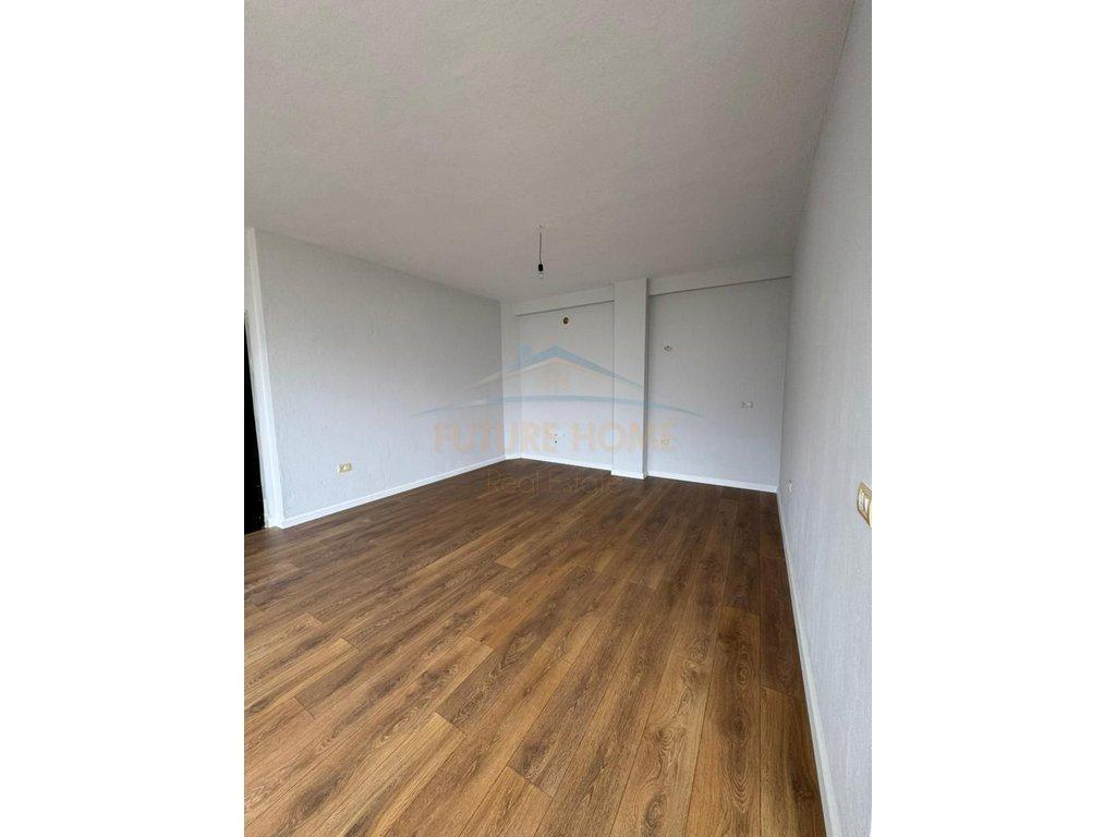 0682912431 Shitet, Apartament 1+1, Fresku , Tirane