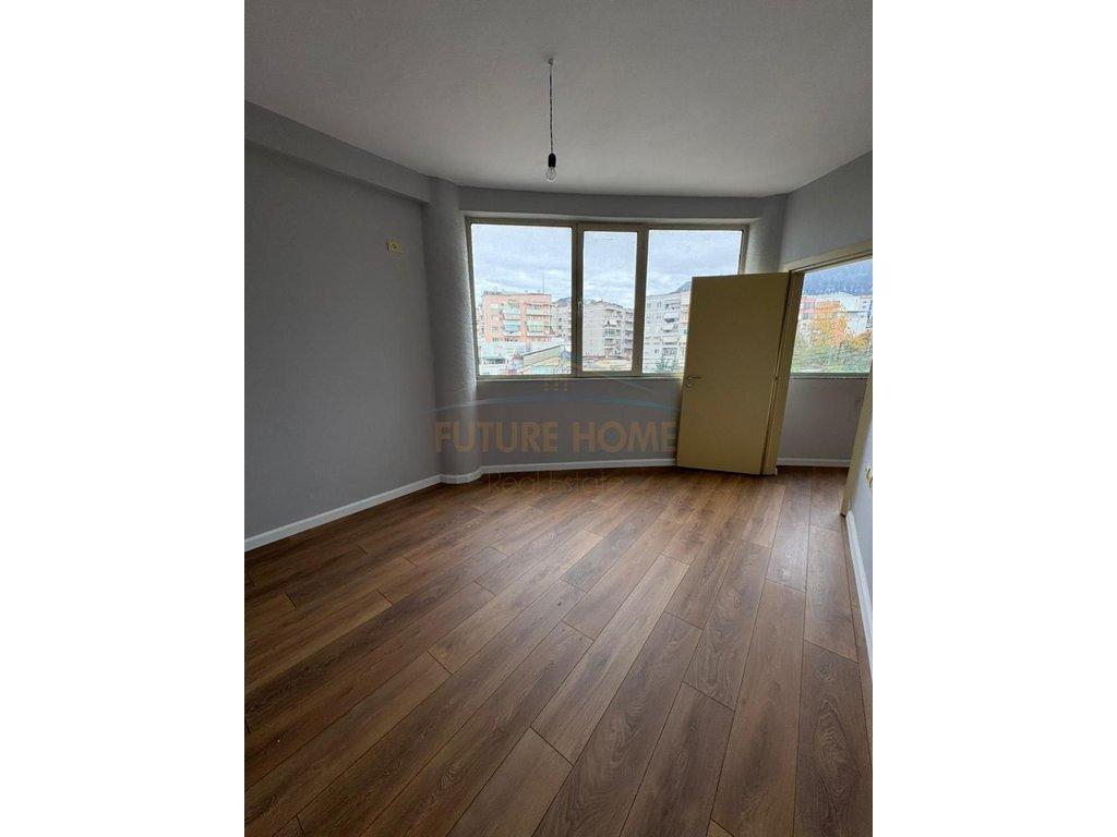 0682912431 Shitet, Apartament 1+1, Fresku , Tirane