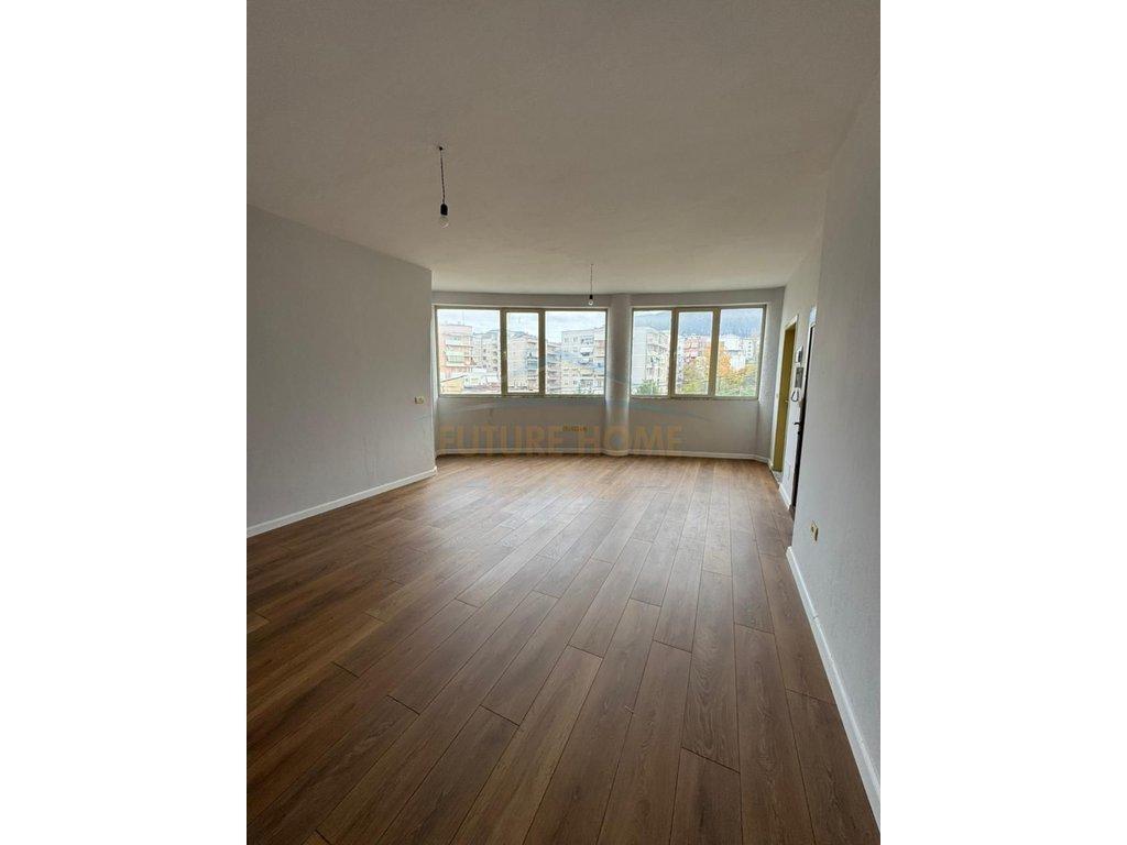 0682912431 Shitet, Apartament 1+1, Fresku , Tirane