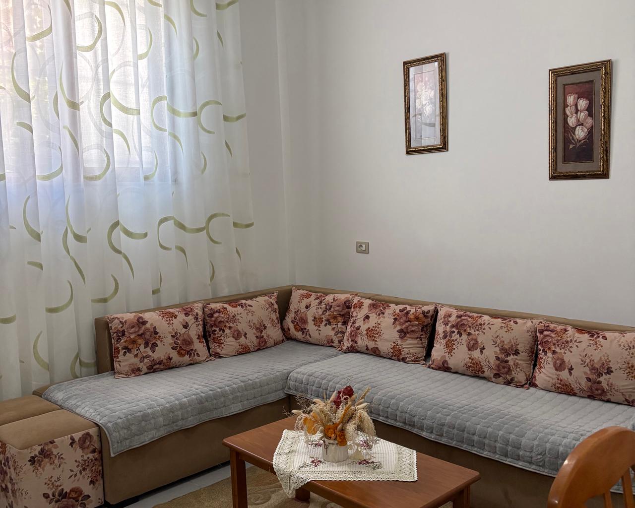 SHTEPI ME QERA 1+1 TIRANE 360€