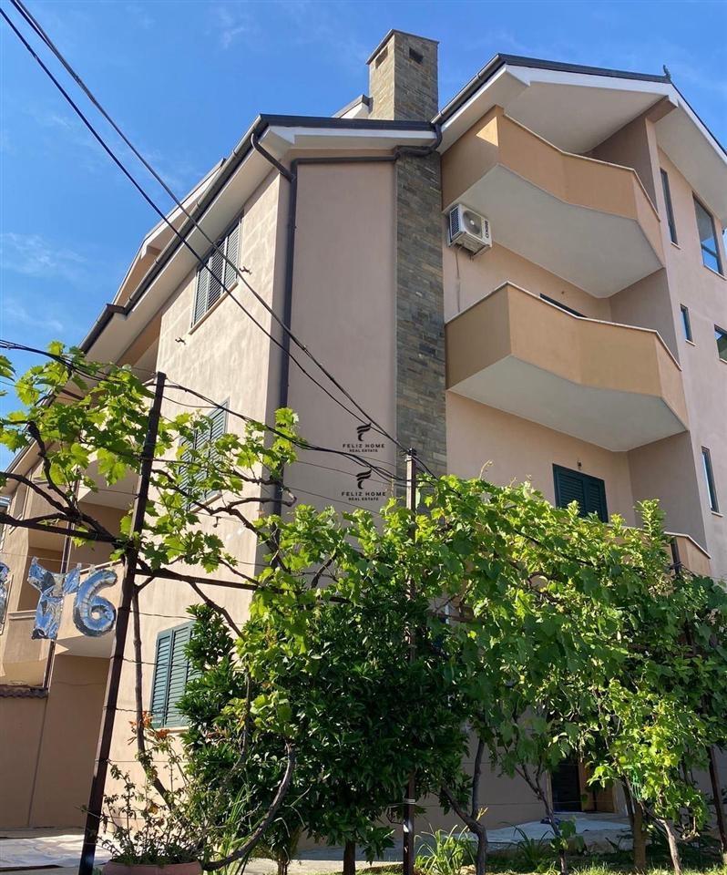 VILLA WITH 300 M2 FLOOR, PORCELAIN, 2,700 EURO