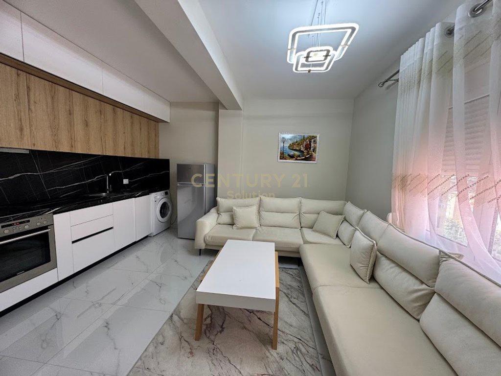 JAPIM ME QIRA APARTAMENT 1+1+ POST PARKIMI PRANE PROKURORISE
