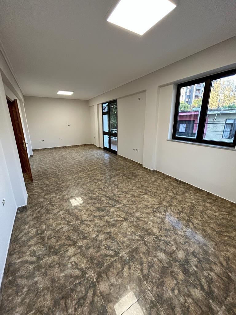 Ambient zyre me qira 3+1, Pazari i Ri!