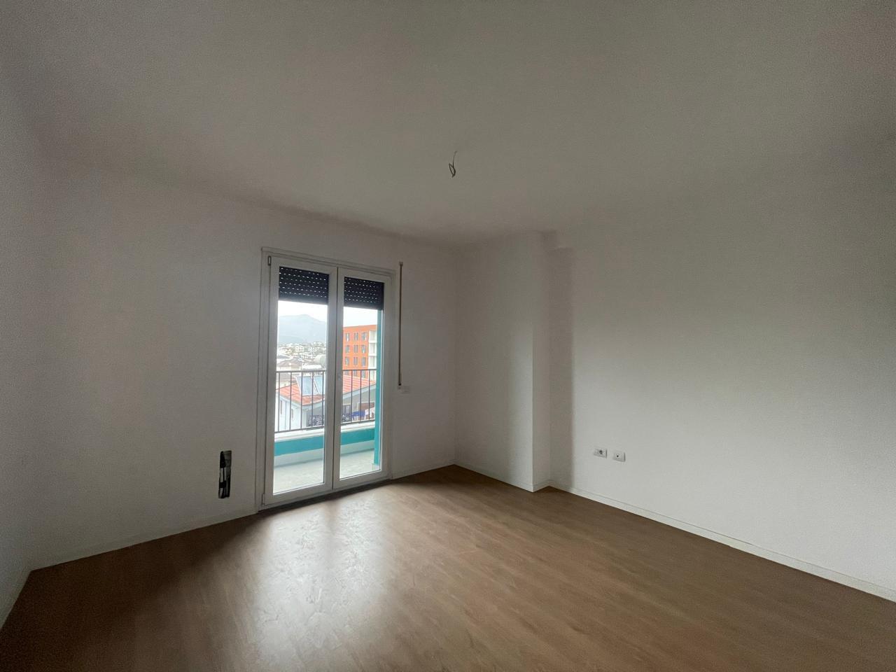 Shitet apartament 1+1 ne Paskuqan