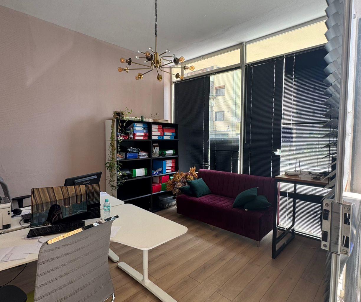 🏢✨ Jepet me Qira Ambient Zyre – Rruga Sali Butka, Tiranë ✨