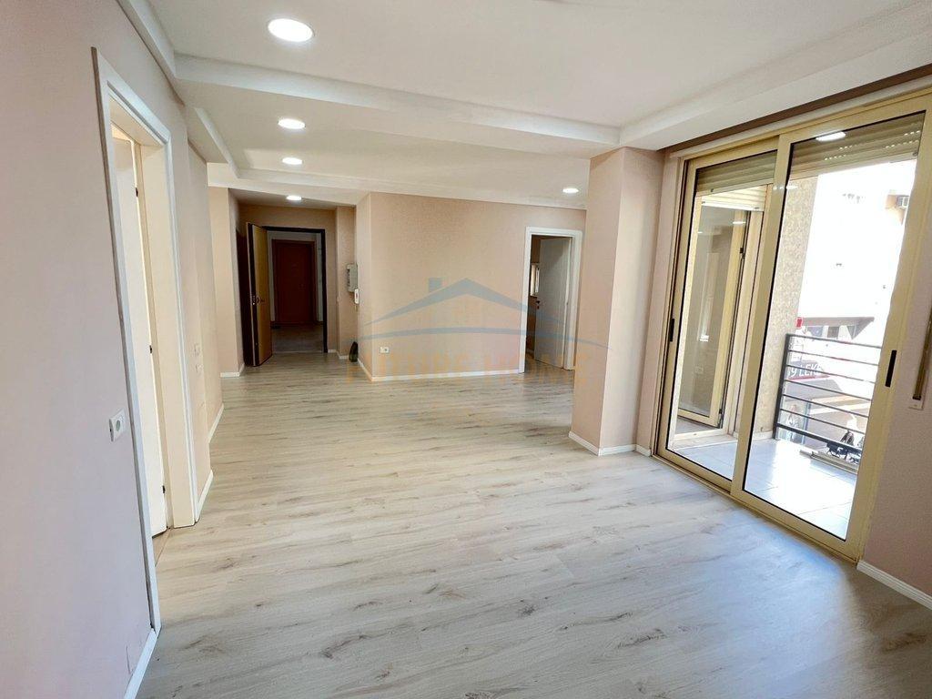 0694603851, Ambient Ufficio 3+1 in affitto nel Comune di Tirana