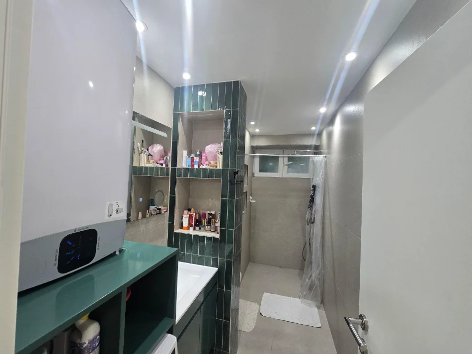 Tirane, vendesi appartamento 2+1 Piano 2, 78 m² 220.000 € (XHAMLLIKU)
