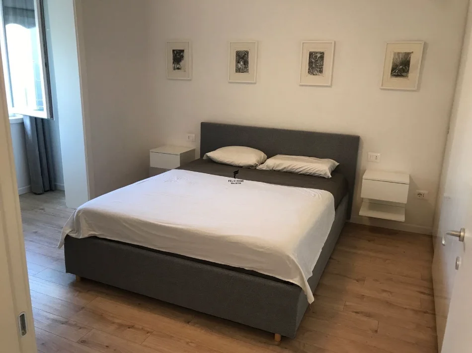 Tirane, vendesi appartamento 1+1 con balcone al 4° piano, 60 m², 195.000 € (NUOVO)
