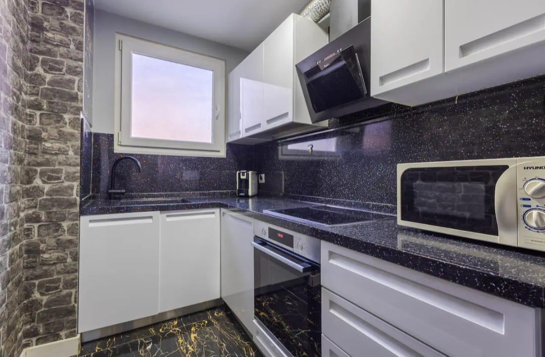 Apartament 2+1 me qera , Fakulteti Drejtesise