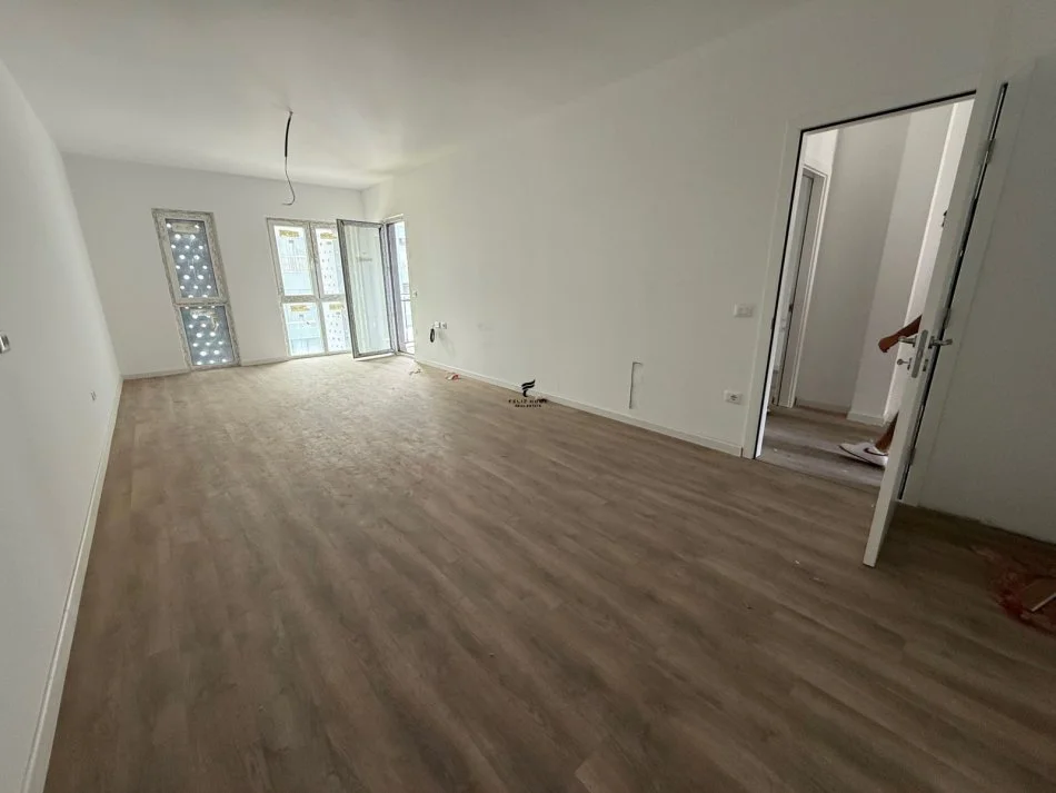 Tirane, vendesi appartamento 1+1 Piano 5, 80 m² 153.000 € (5V MAJ)
