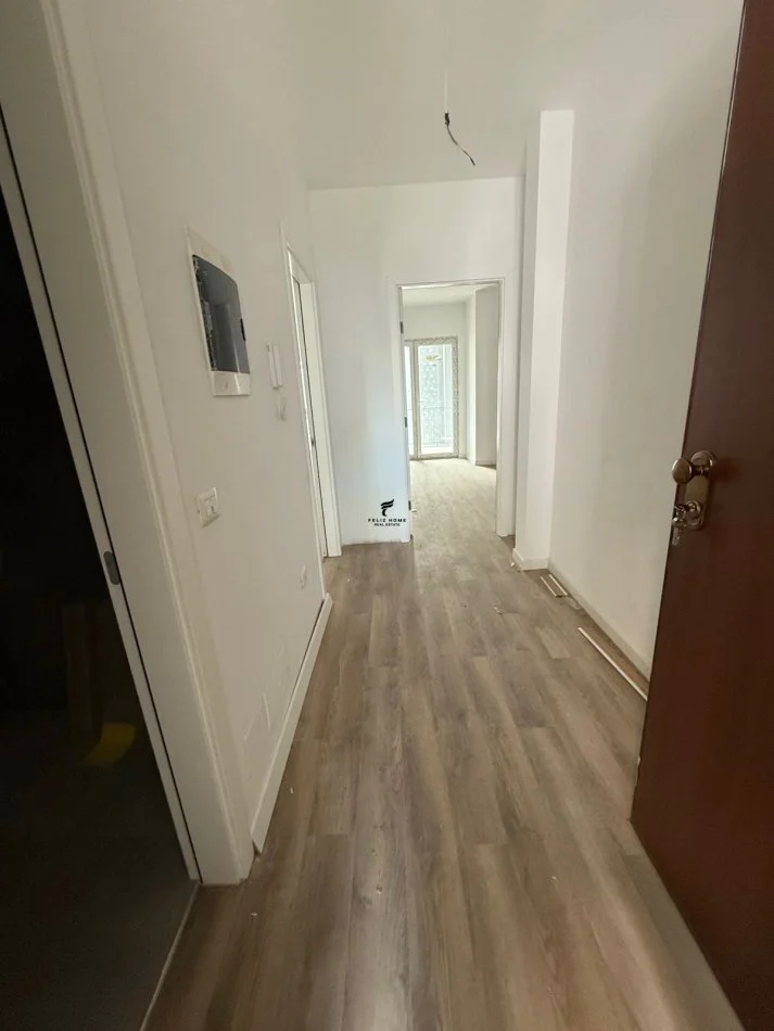 Tirane, vendesi appartamento 1+1 Piano 5, 80 m² 153.000 € (5V MAJ)