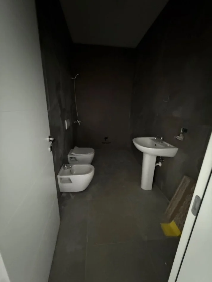Tirane, vendesi appartamento 1+1 Piano 5, 80 m² 153.000 € (5V MAJ)