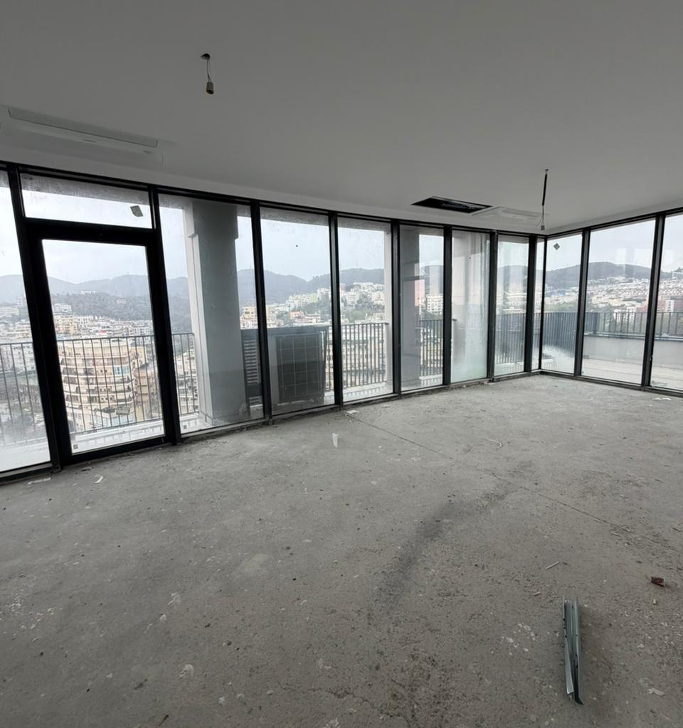 📌 SUPER ÇMIM – Shitet Apartament 2+1+2 në Lake View Residen