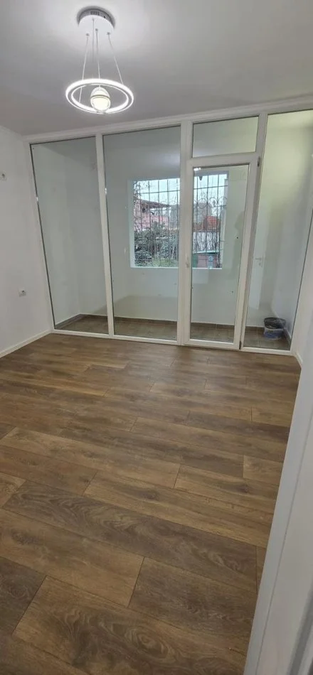 Tirane, vendesi appartamento 1+1 Piano 1, 57 m² 137.000 € (ALI DEMI)