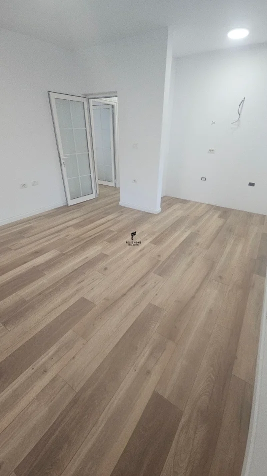 Tirane, vendesi appartamento 1+1 Piano 0, 47 m² 130.000 € (RRUGA ISUF ELEZI)