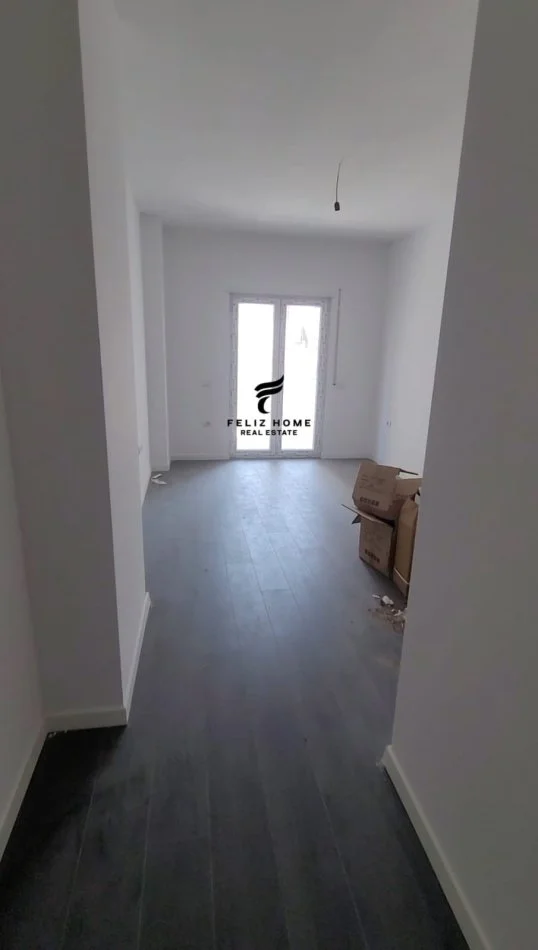 Tirane, vendesi appartamento 2+1+Balcone Piano 4, 109 m² 257.000 € (RRUGA E BARRIKADAVE)