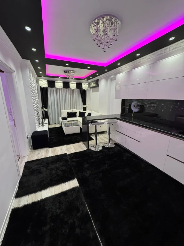 Tirane, shitet apartament 2+1 Kati 4, 90 m² 165.000 € (FRESKU)