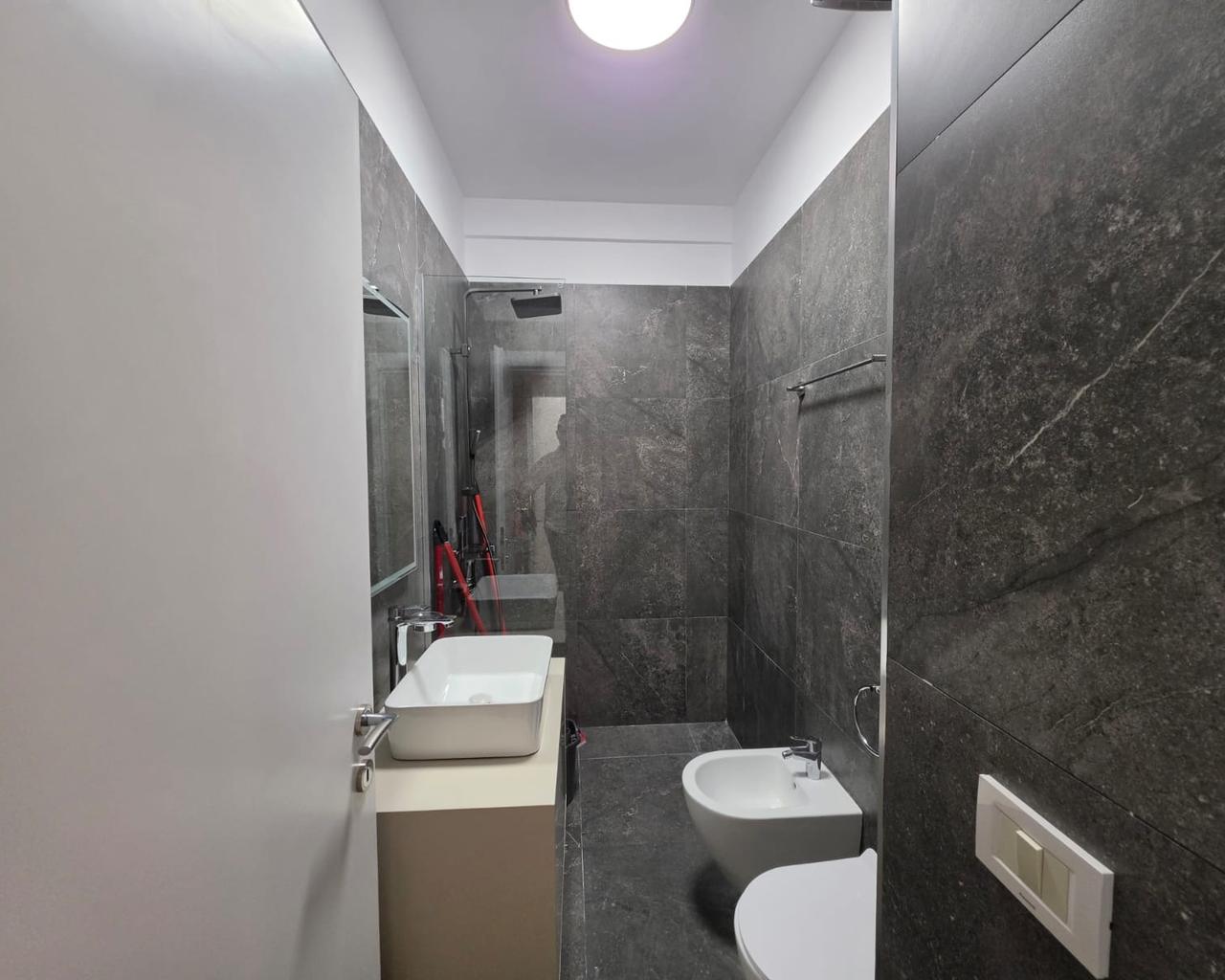 Appartamento 2+1+2 in affitto, in via Mine Peza, nuovo edificio