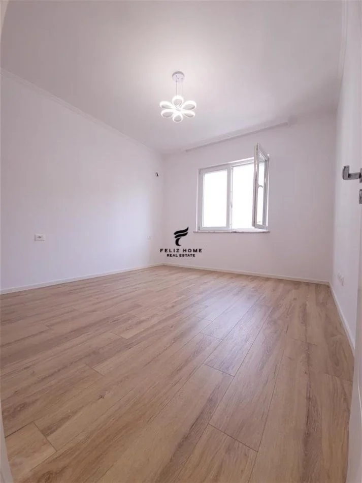 Tirane, vendesi appartamento 2+1+Balcone, Piano 7, 95 m² 210.000 € (ZOGU I ZI)