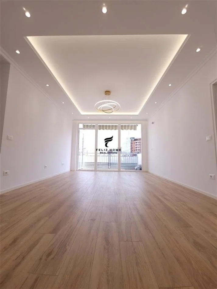Tirane, vendesi appartamento 2+1+Balcone, Piano 7, 95 m² 210.000 € (ZOGU I ZI)